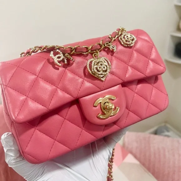 🌸🌸Chanel Valentines Charms mini rectangular Flap Bag - Picture 7 of 15